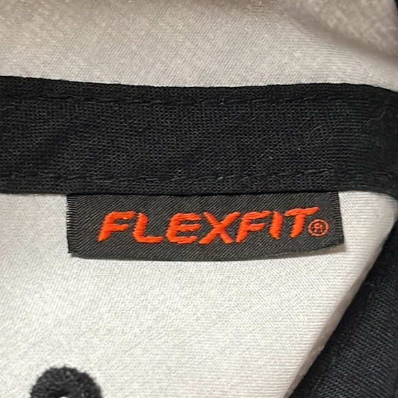 Quiksilver flexfit cap, like new condition - Picture 10 of 12